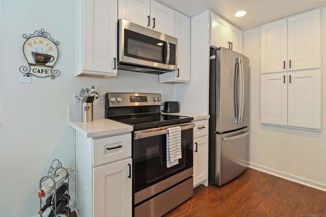 850 Cypress Point Way, Oceanside, CA 92058