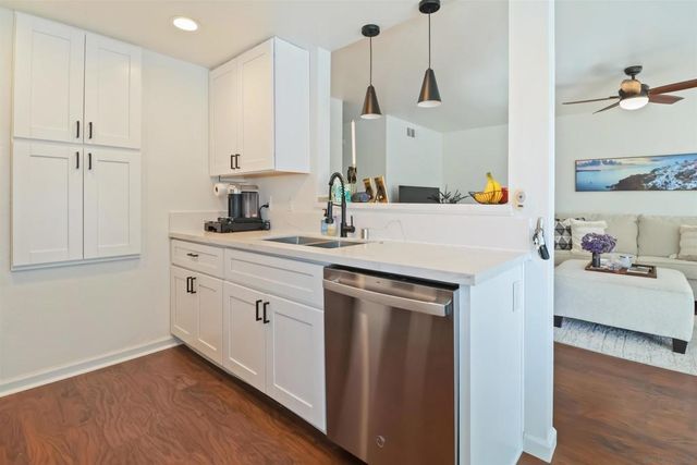 850 Cypress Point Way, Oceanside, CA 92058