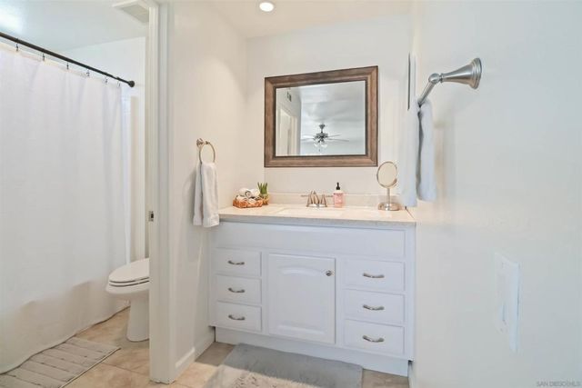 850 Cypress Point Way, Oceanside, CA 92058