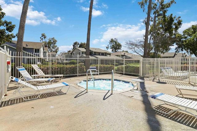 850 Cypress Point Way, Oceanside, CA 92058