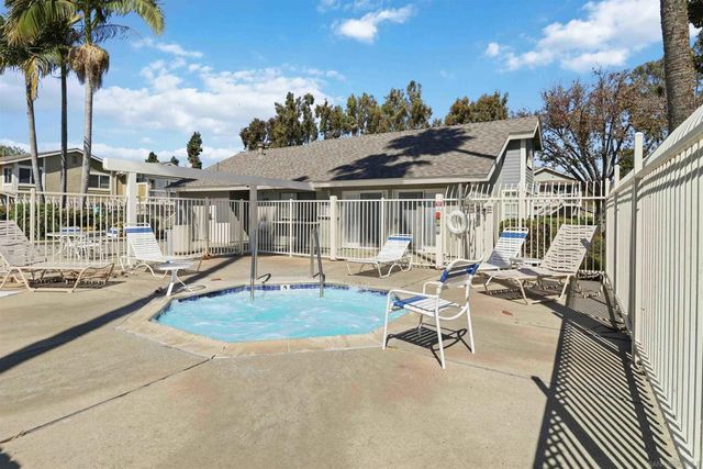 850 Cypress Point Way, Oceanside, CA 92058