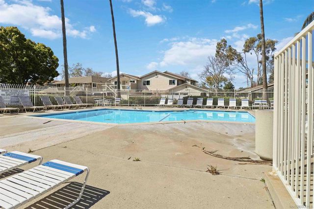 850 Cypress Point Way, Oceanside, CA 92058