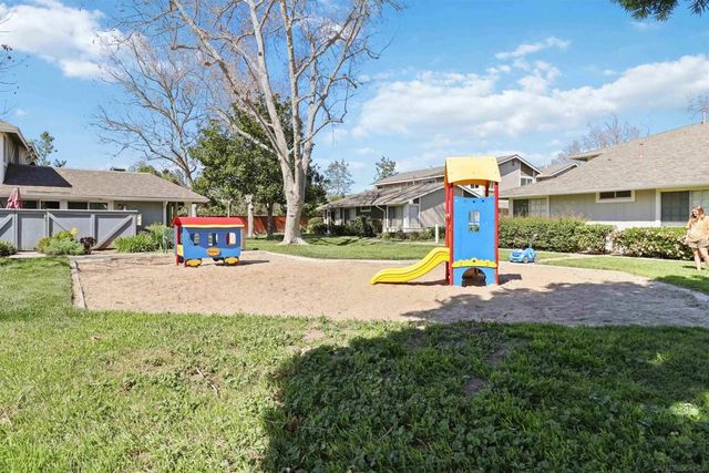 850 Cypress Point Way, Oceanside, CA 92058