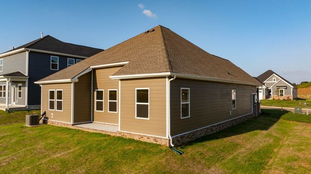 3915 Trinity Woods Rd, Columbia, TN 38401