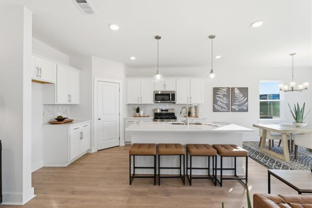 3915 Trinity Woods Rd, Columbia, TN 38401