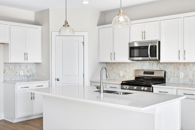 3915 Trinity Woods Rd, Columbia, TN 38401