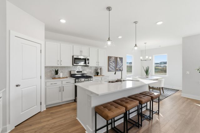 3915 Trinity Woods Rd, Columbia, TN 38401