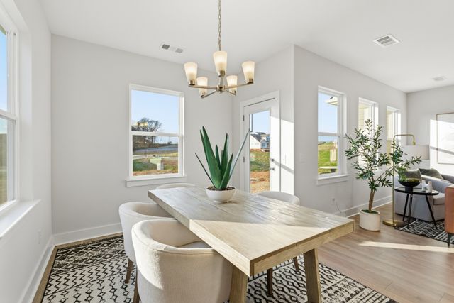 3915 Trinity Woods Rd, Columbia, TN 38401