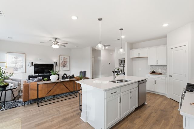 3915 Trinity Woods Rd, Columbia, TN 38401