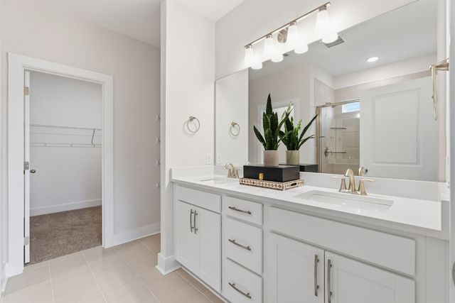 3915 Trinity Woods Rd, Columbia, TN 38401