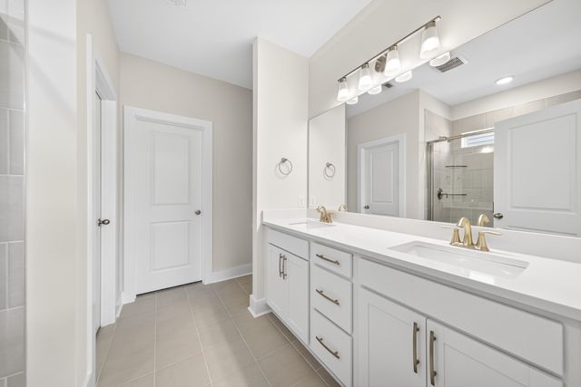 3915 Trinity Woods Rd, Columbia, TN 38401