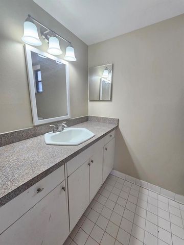 1880 N CONGRESS Avenue 209, West Palm Beach, FL 33401