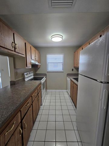 1880 N CONGRESS Avenue 209, West Palm Beach, FL 33401