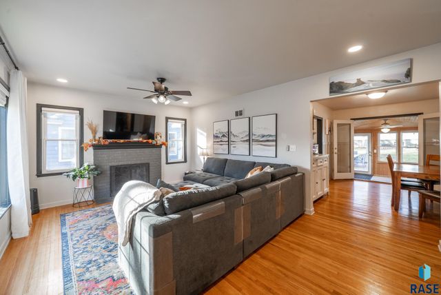 1711 S West Ave Avenue, Sioux Falls, SD 57105