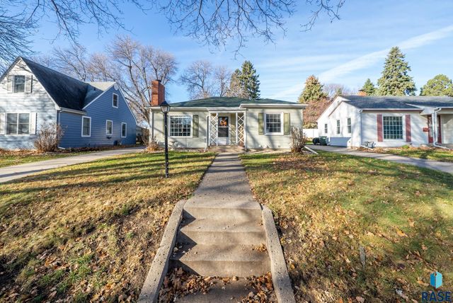 1711 S West Ave Avenue, Sioux Falls, SD 57105