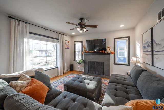 1711 S West Ave Avenue, Sioux Falls, SD 57105