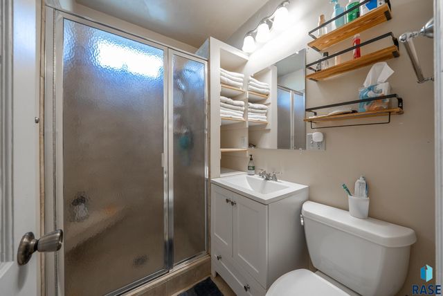 1711 S West Ave Avenue, Sioux Falls, SD 57105