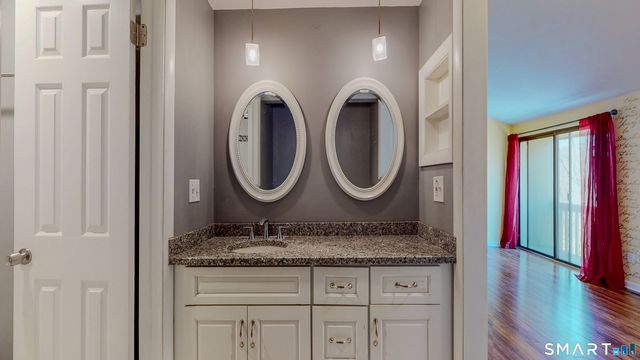 54 Clubhouse Drive 54, Woodbury, CT 06798