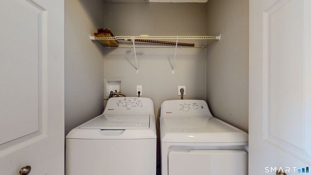 54 Clubhouse Drive 54, Woodbury, CT 06798