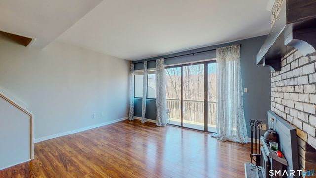 54 Clubhouse Drive 54, Woodbury, CT 06798