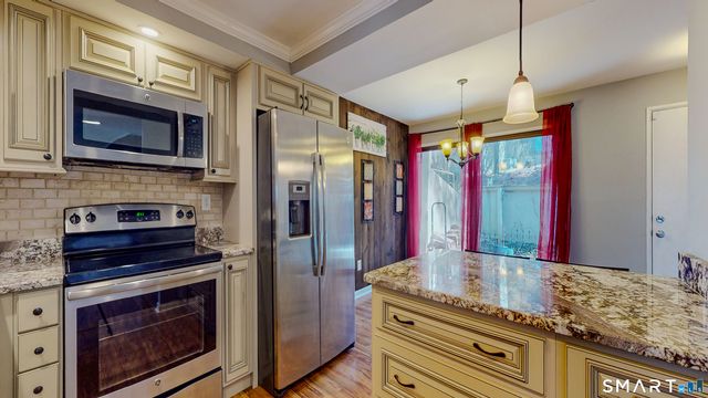 54 Clubhouse Drive 54, Woodbury, CT 06798