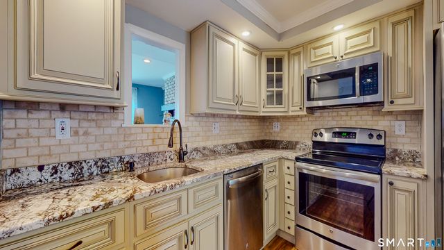 54 Clubhouse Drive 54, Woodbury, CT 06798