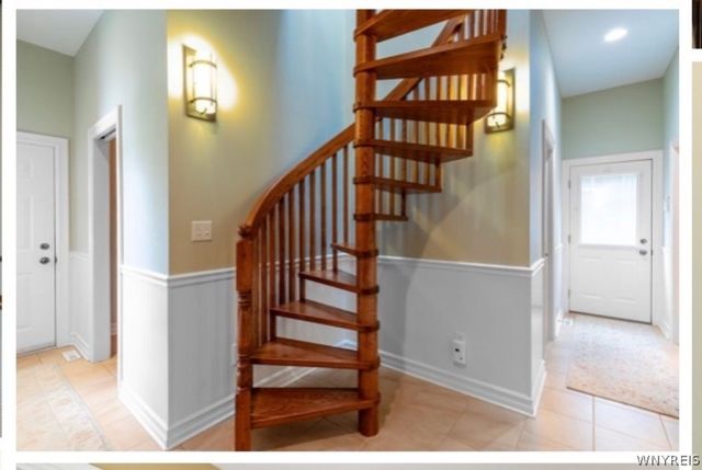 81 Hidden Oaks Court, Grand Island, NY 14072