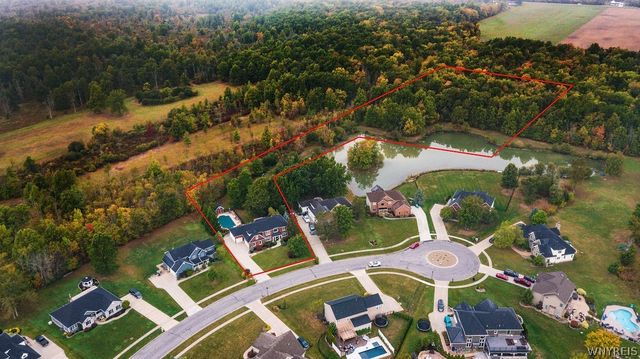 81 Hidden Oaks Court, Grand Island, NY 14072