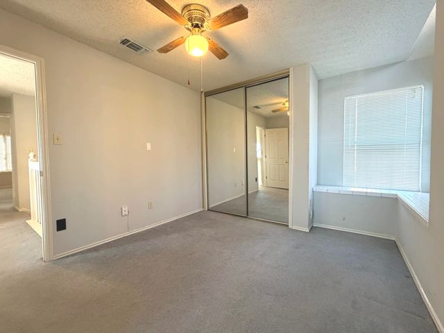 400 Santa Fe Trail 24, Irving, TX 75063