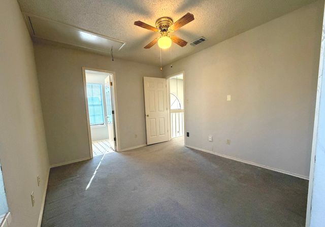 400 Santa Fe Trail 24, Irving, TX 75063