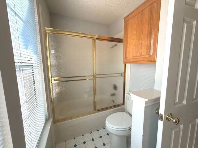 400 Santa Fe Trail 24, Irving, TX 75063