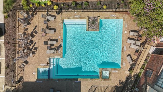 400 Santa Fe Trail 24, Irving, TX 75063