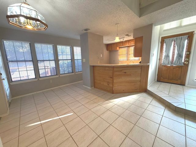 400 Santa Fe Trail 24, Irving, TX 75063