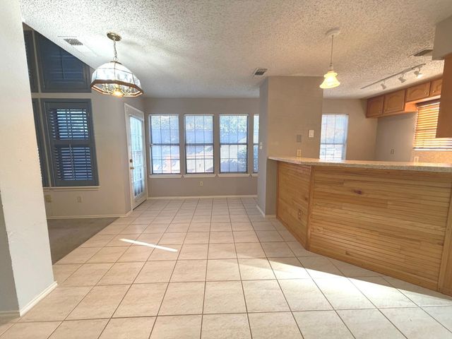 400 Santa Fe Trail 24, Irving, TX 75063