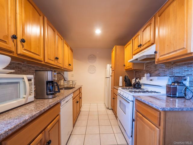 110-15 71st Road 6K, Forest Hills, NY 11375