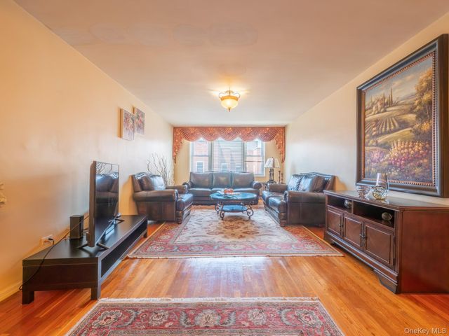 110-15 71st Road 6K, Forest Hills, NY 11375