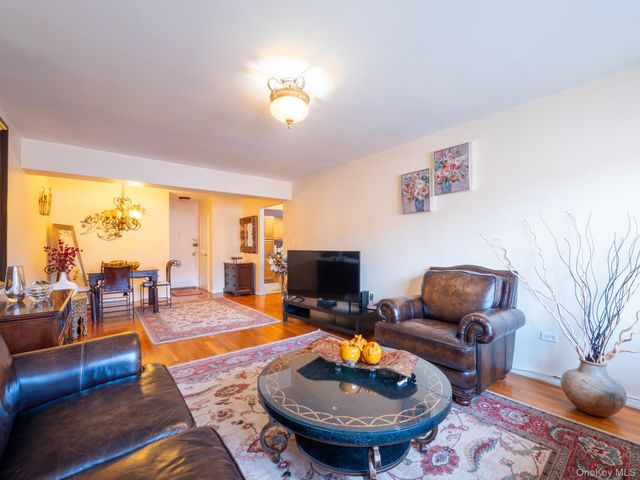 110-15 71st Road 6K, Forest Hills, NY 11375