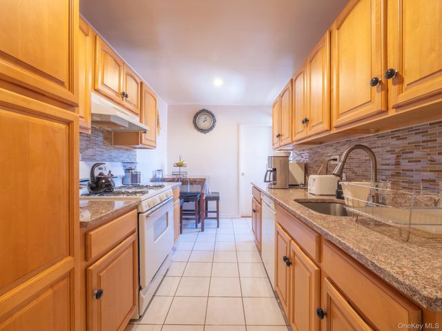 110-15 71st Road 6K, Forest Hills, NY 11375