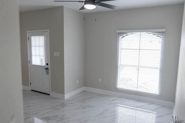 6291 Pelican Crossing Dr, Gonzales, LA 70737