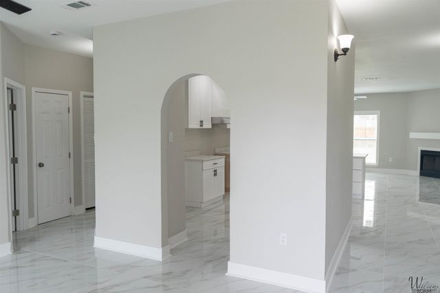 6291 Pelican Crossing Dr, Gonzales, LA 70737