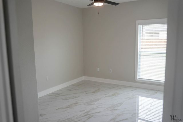 6291 Pelican Crossing Dr, Gonzales, LA 70737