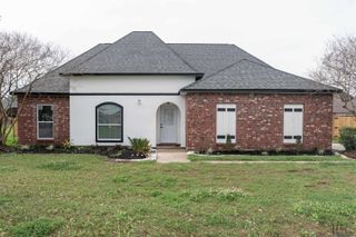 6291 Pelican Crossing Dr, Gonzales, LA 70737
