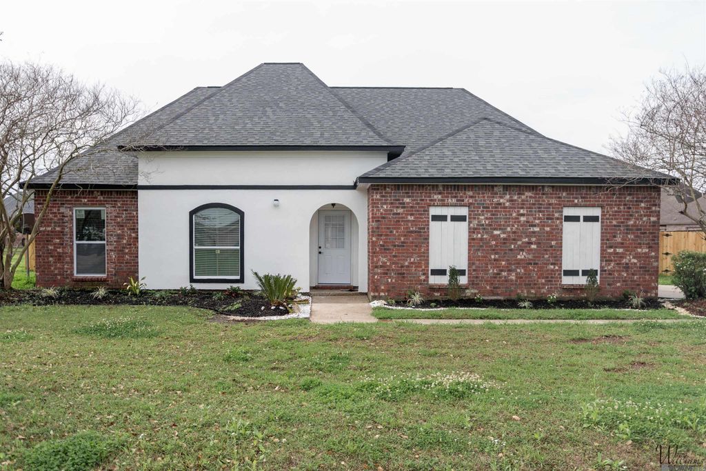 6291 Pelican Crossing Dr, Gonzales, LA 70737