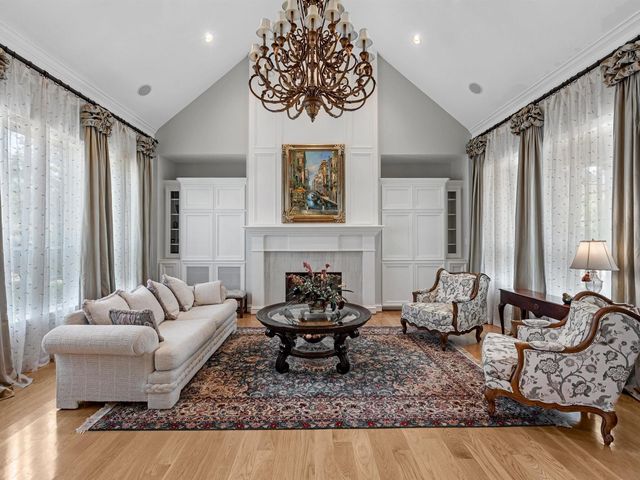 15 Golf Links Court, Houston, TX 77339