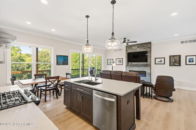 920 ENGLE DRIVE, Columbia, MO 65203