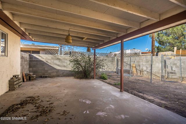 1205 Skyway Drive, Las Cruces, NM 88001