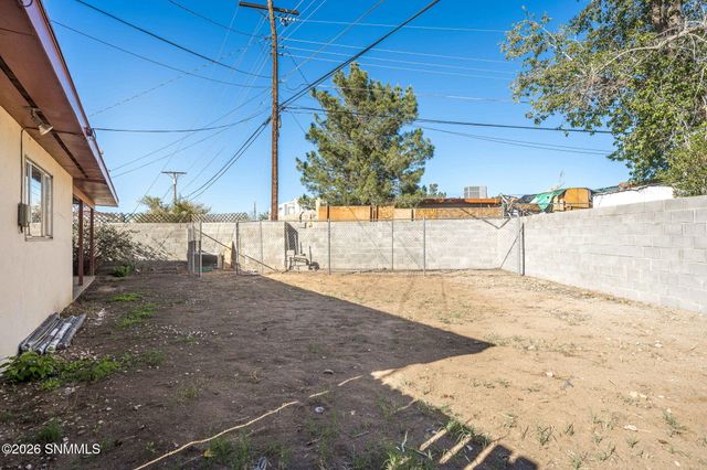 1205 Skyway Drive, Las Cruces, NM 88001