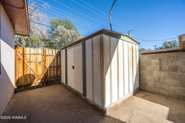 1205 Skyway Drive, Las Cruces, NM 88001