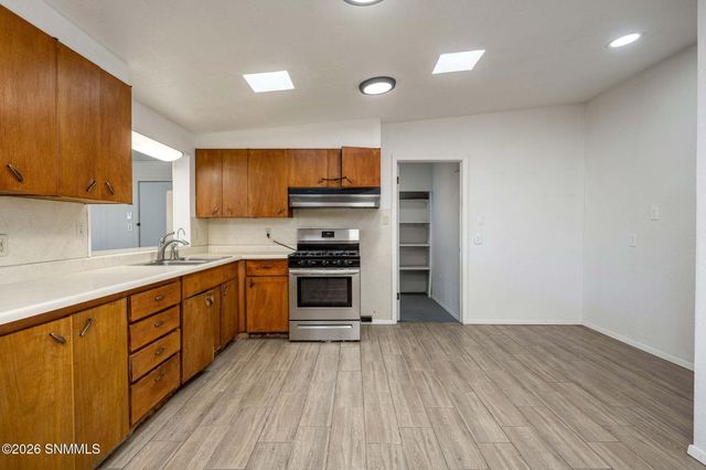 1205 Skyway Drive, Las Cruces, NM 88001