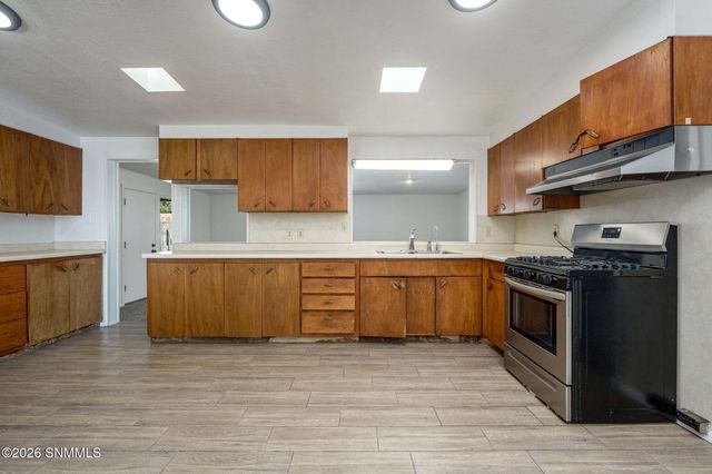 1205 Skyway Drive, Las Cruces, NM 88001